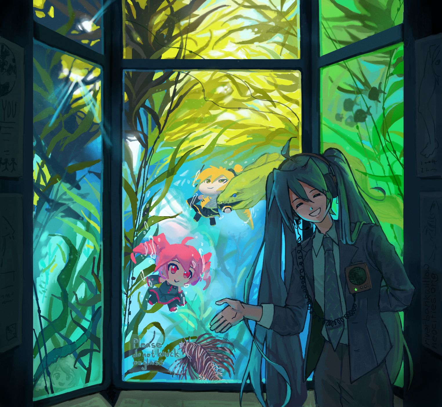 Digital artwork of a popular character Hatsune Miku taking on the role of a Marine Life Center employee and telling guests about the fish. Behind her is a large aquarium bull of kelp. There are also fish: a green moray eel and a lionfish that exhibit curiosity towards plush toys of utau Kassane Teto and Akita Neru floating in the tank.